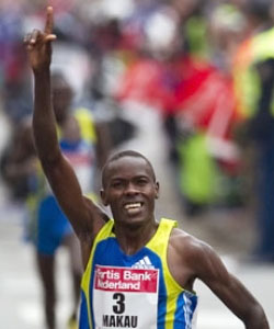 Recordul lui Makau: 2 ore, 3 minute şi 38 de secunde la proba maraton